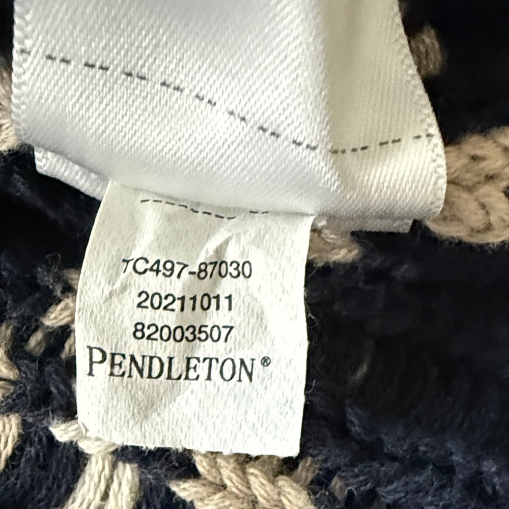 Pendleton Navy and Cream Cardigan - Picture 7 of 10